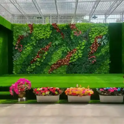 Cafe Vertical Garden